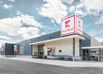 Listy do Mikołaja, paczki dla dzieci i wsparcie Powstańców – świąteczne akcje Kaufland