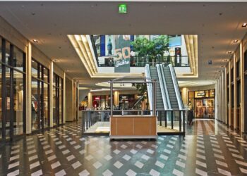 „Black Friday okazał się czarnym piątkiem dla handlu” – podaje ZPPHiU