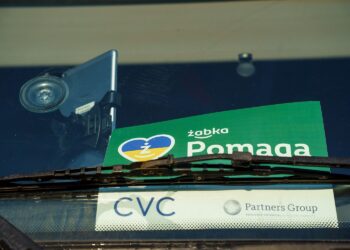 tir z pomocą humanitarną. dary dla ukrainy