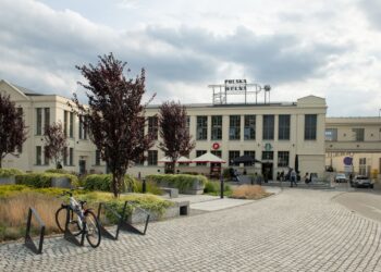 Focus Mall Zielona Góra zakończyła się rozbudowa, widok galerii z przodu