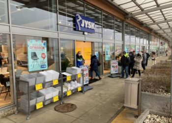Pracownicy wysoko ocenili JYSK, sklep z zewnątrz