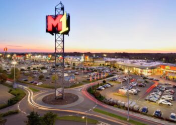 Centra handlowe M1 zainstalują na stałe różowe skrzyneczki, galeria handlowa M1 z lotu ptaka